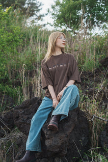 森の蝶 T-shirt（Brown）