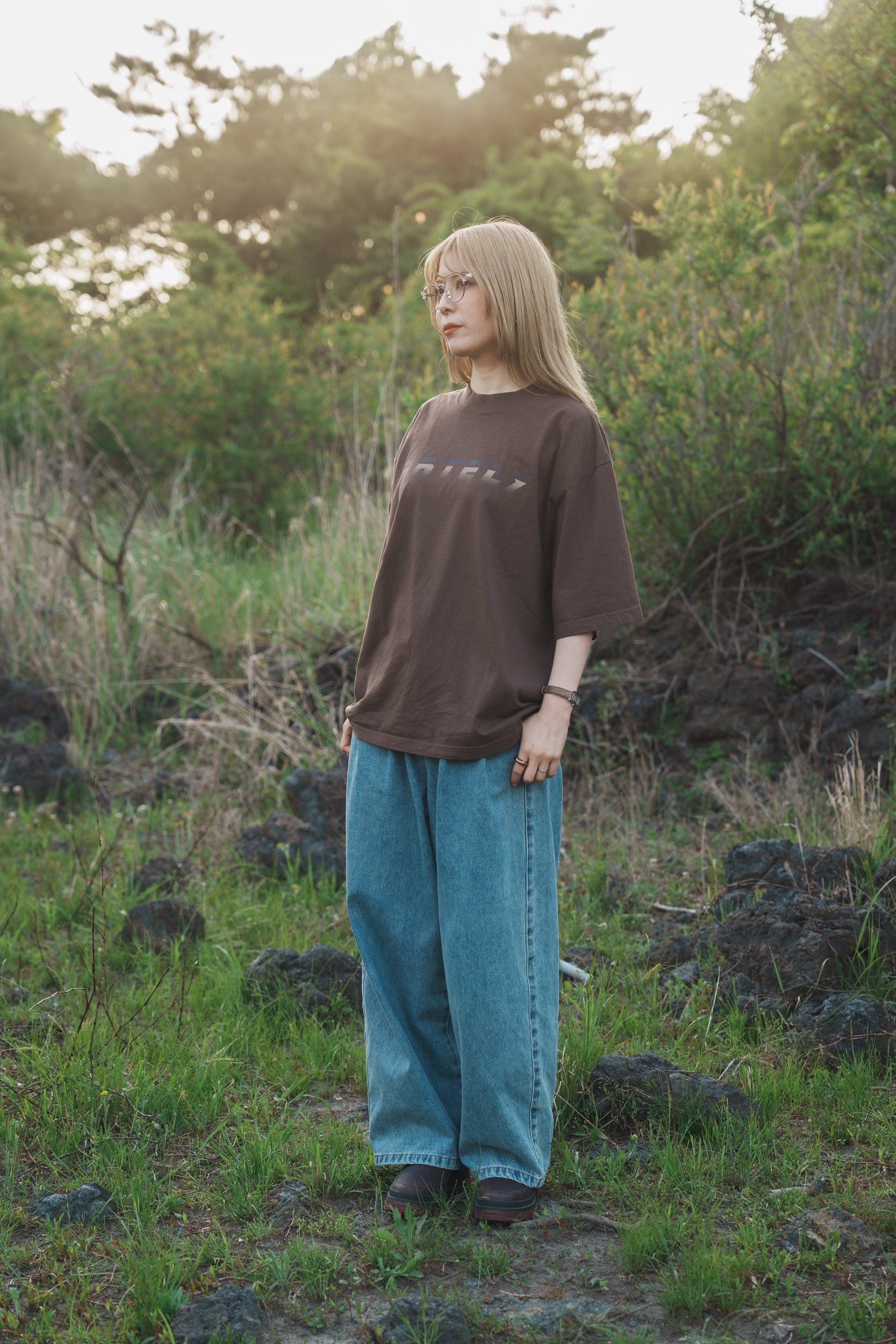 森の蝶 T-shirt（Brown）