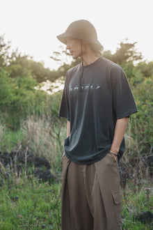 森の蝶 T-shirt（Gray）