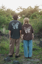 森の蝶 T-shirt（Brown）