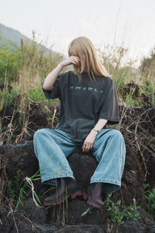 森の蝶 T-shirt（Gray）