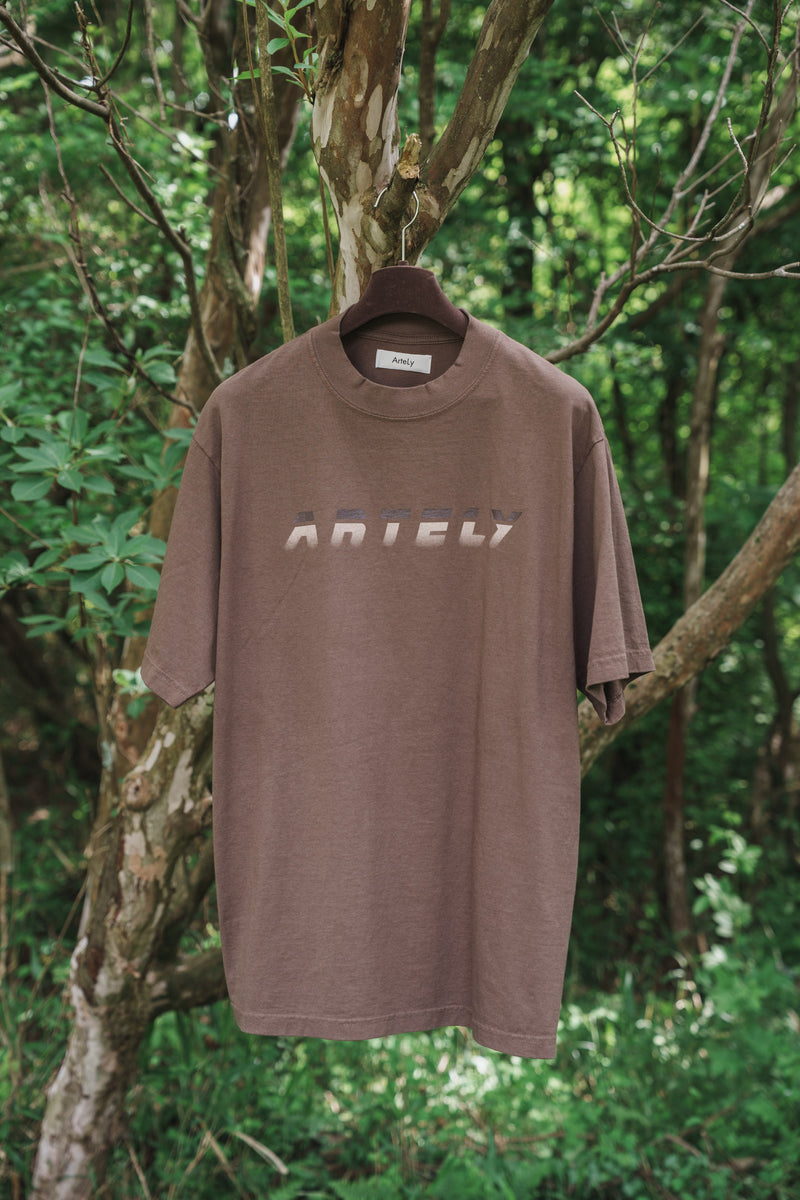 森の蝶 T-shirt（Brown）