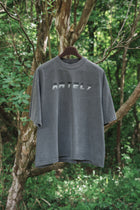 森の蝶 T-shirt（Gray）