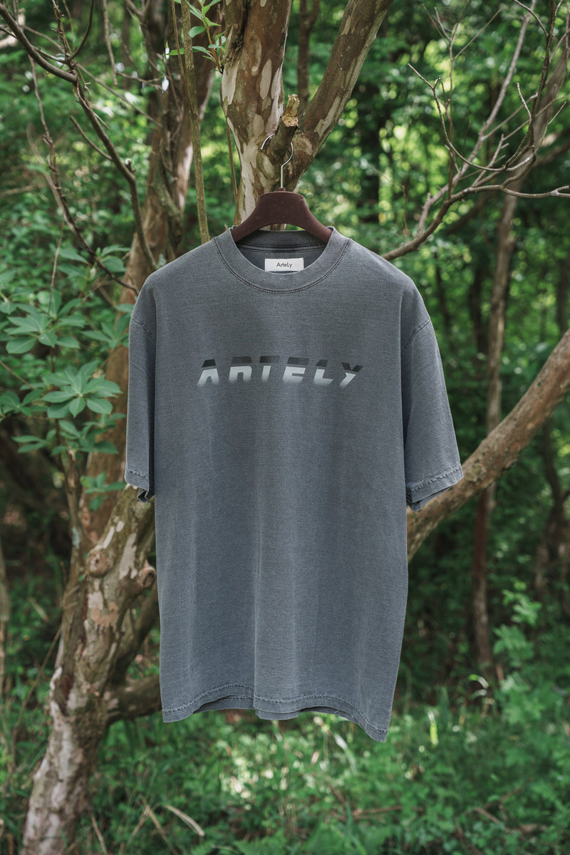 森の蝶 T-shirt（Gray）