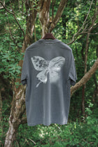 森の蝶 T-shirt（Gray）