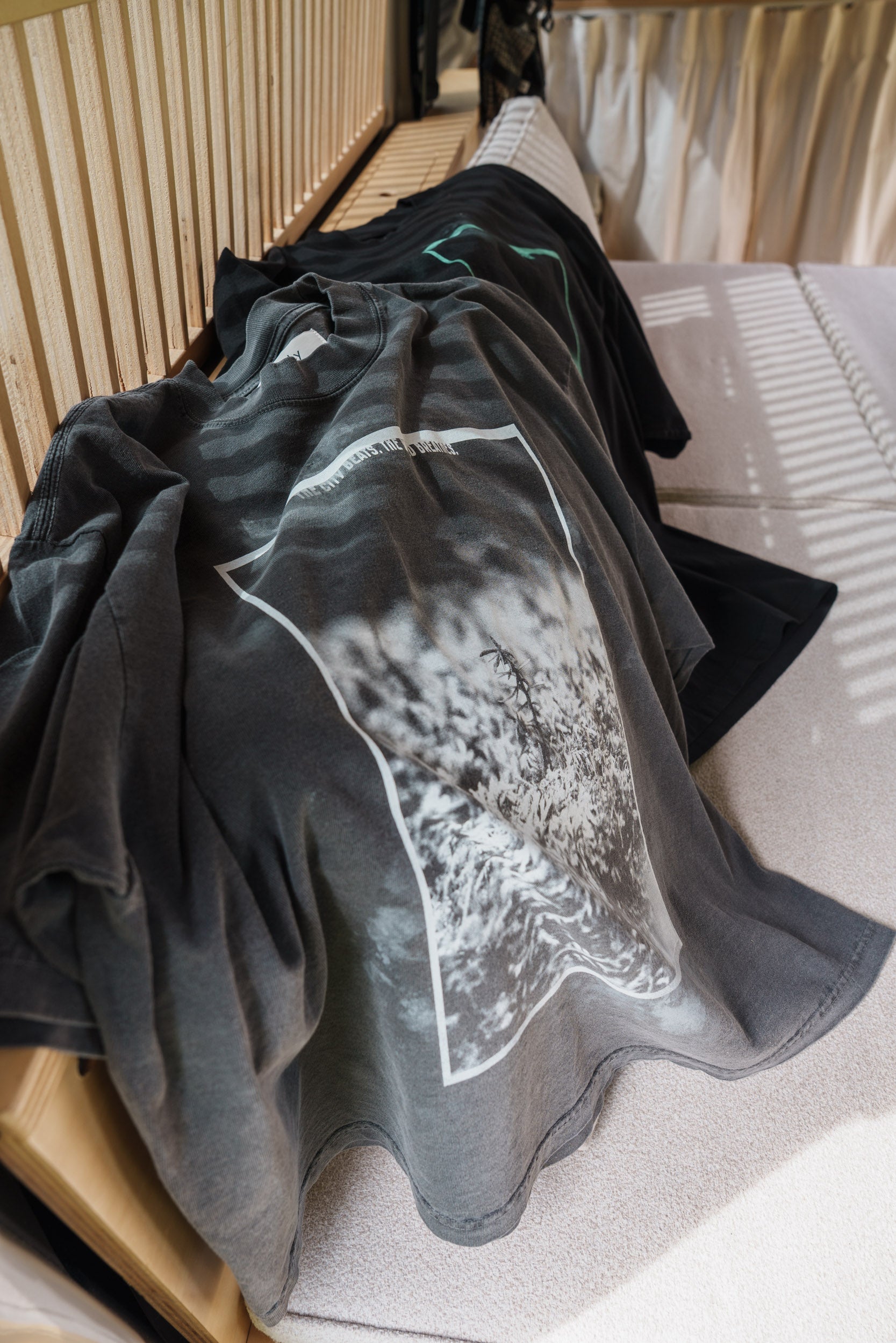 森の苔 T-shirt（Gray）
