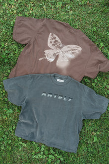 森の蝶 T-shirt（Brown）